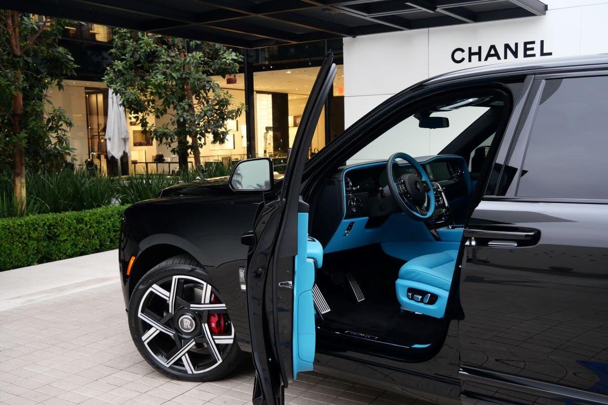 Rent a 2025 Rolls-Royce Cullinan Black Badge in LA