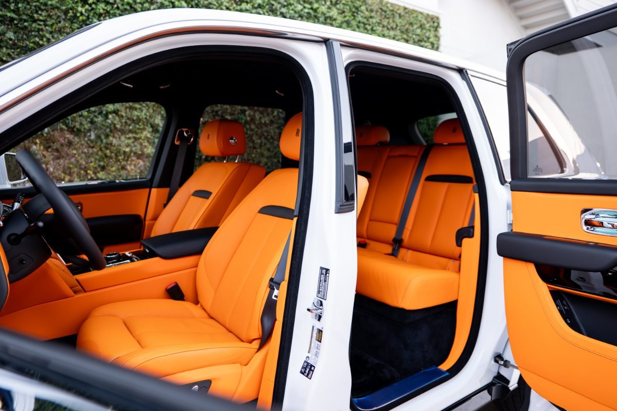 Rolls Royce Cullinan rental in Los Angeles