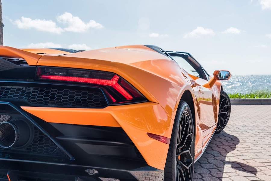 Rent Lamborghini Huracan