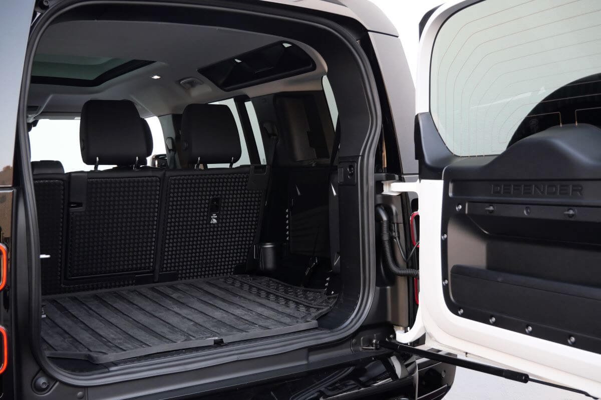 2025 Land Rover Defender Rental Los Angeles