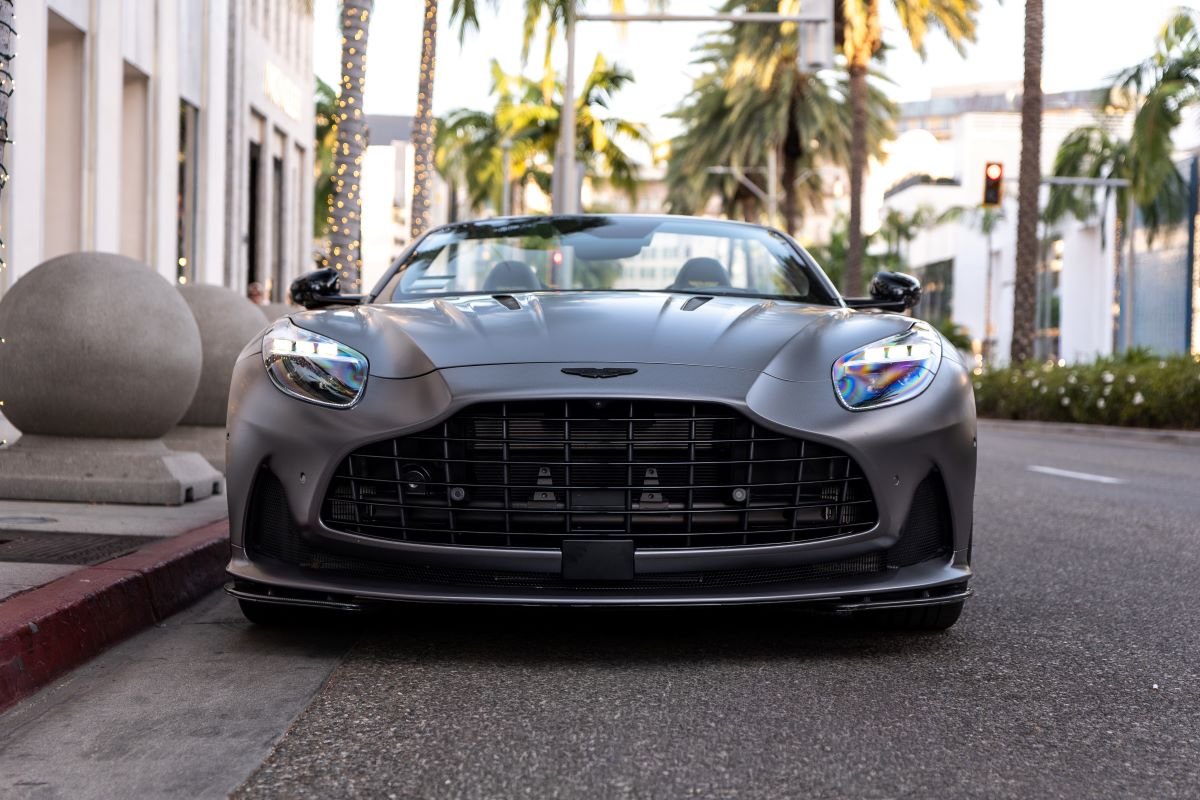 Rent a Aston Martin DB 12 Volante 2025 in Los Angeles Rent a Aston Martin DB 12 Volante 2025 in Los Angeles