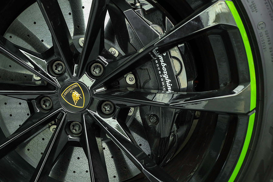 2020 Lamborghini Urus Green