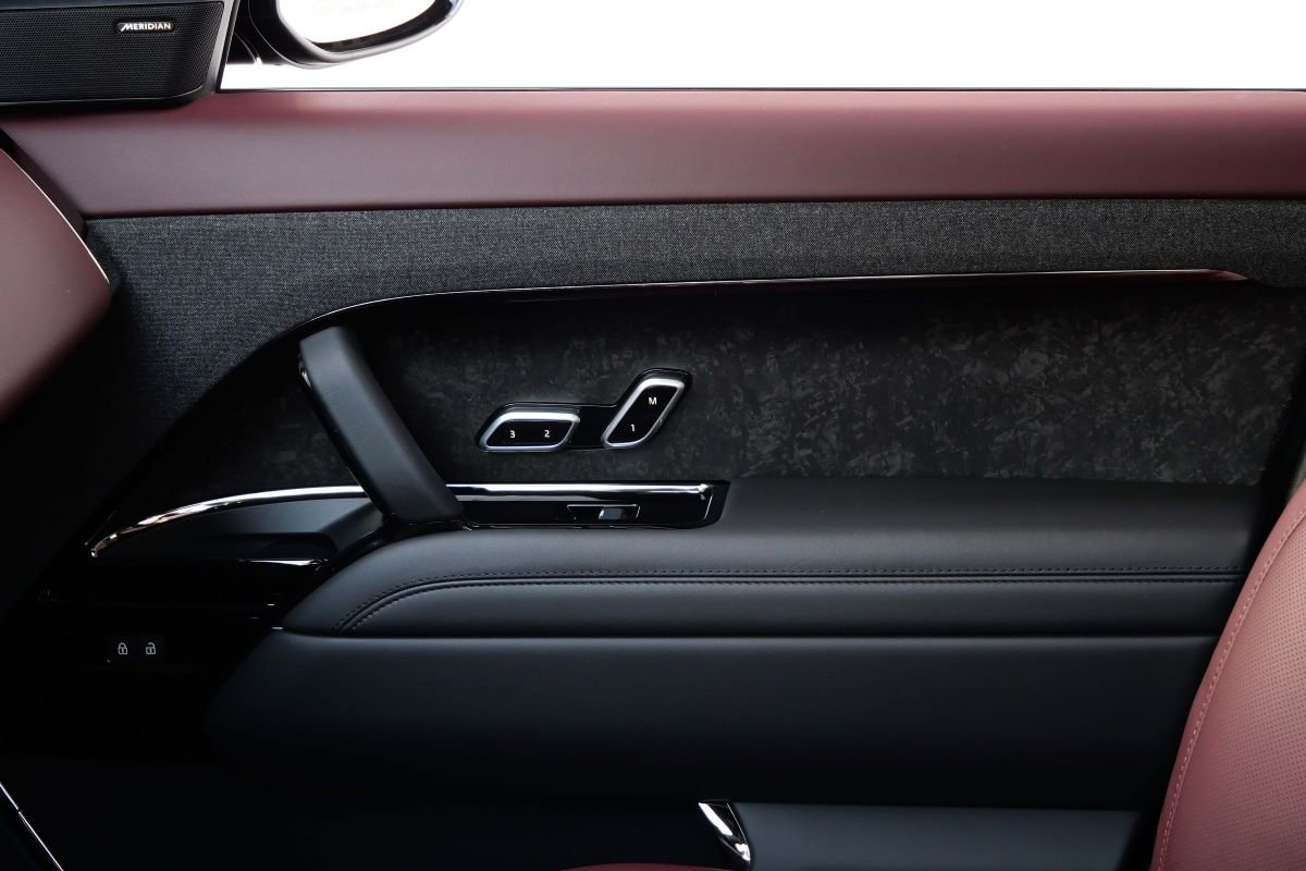 Rent a Range Rover Sport Dynamic 2025 in Los Angeles