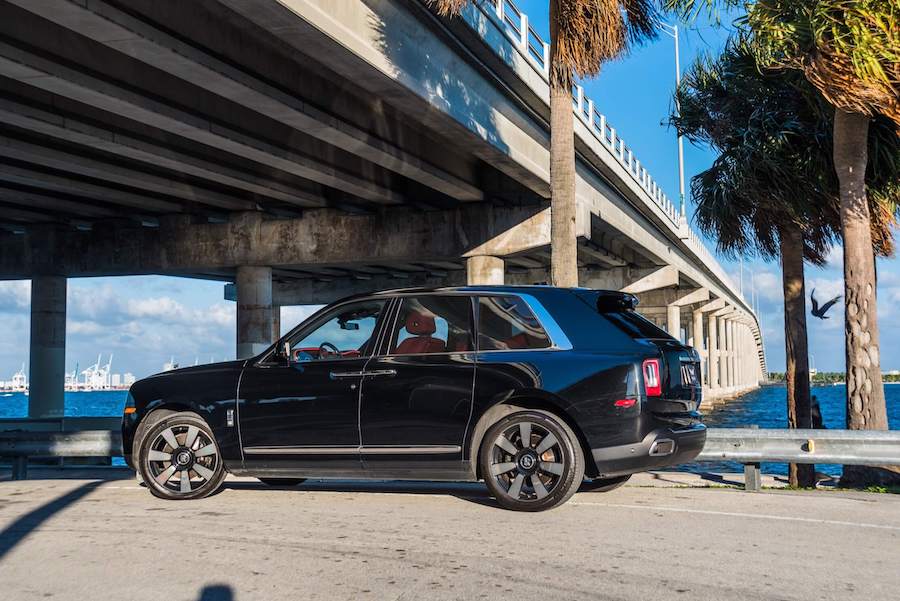 Black Rolls Royce Cullinan Rental Black Rolls Royce Cullinan Rental