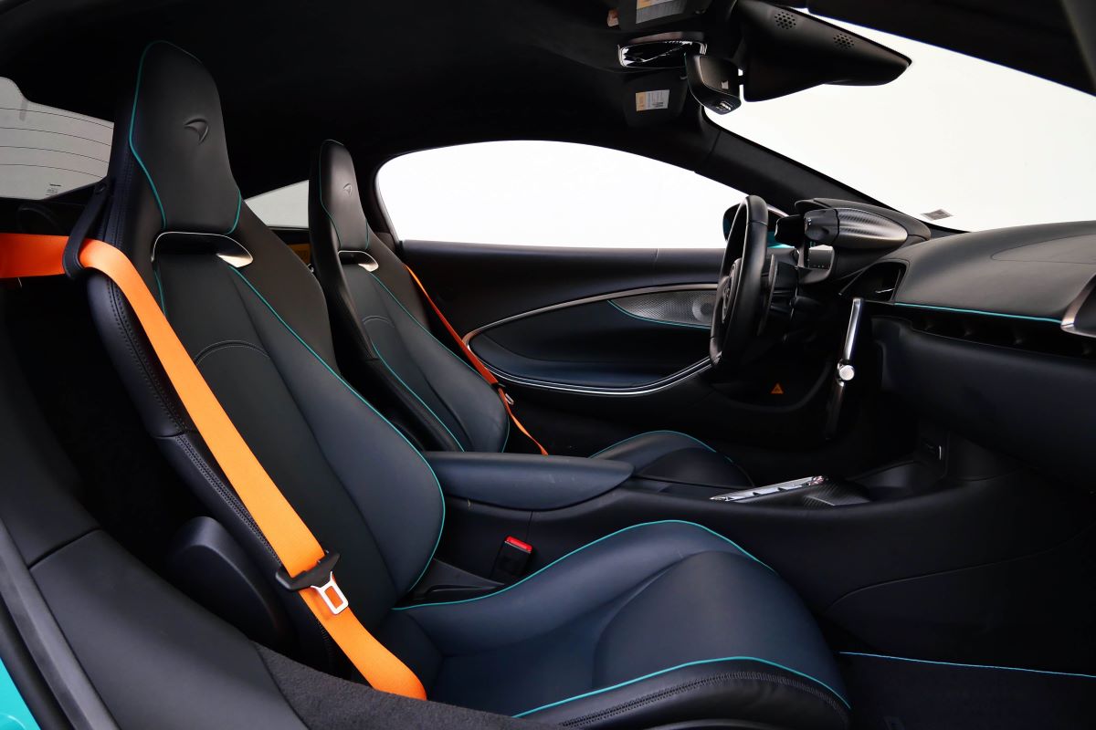 Rent a McLaren Artura in Los Angeles