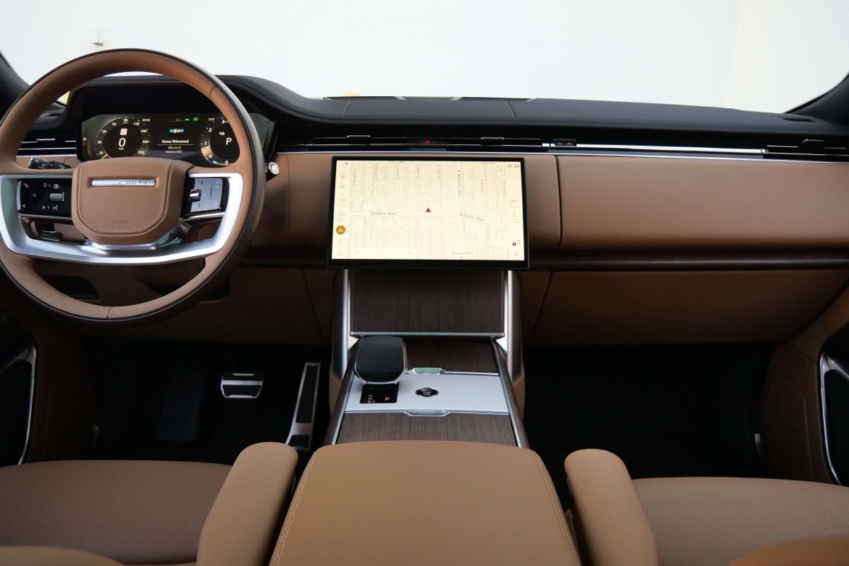 rent a RangeRover P400 LWB 2025 in LAX