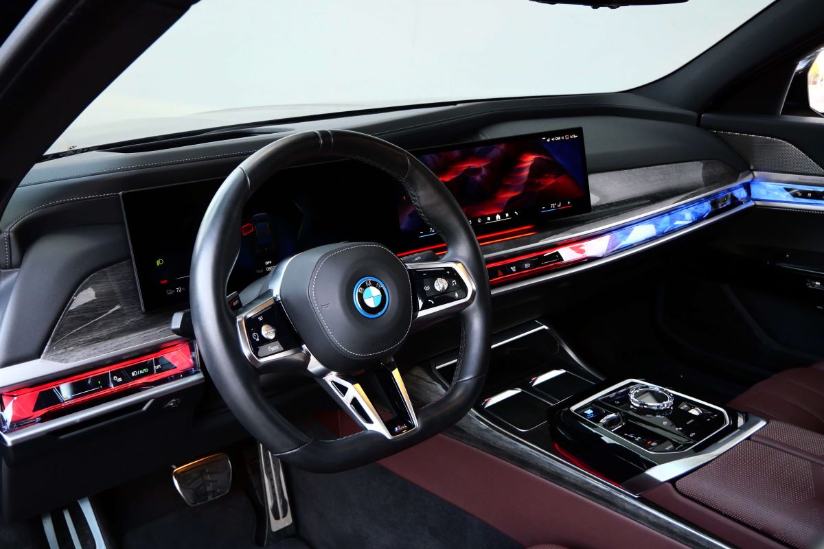 BMW i7 xDrive60 2024 for rent in los angeles