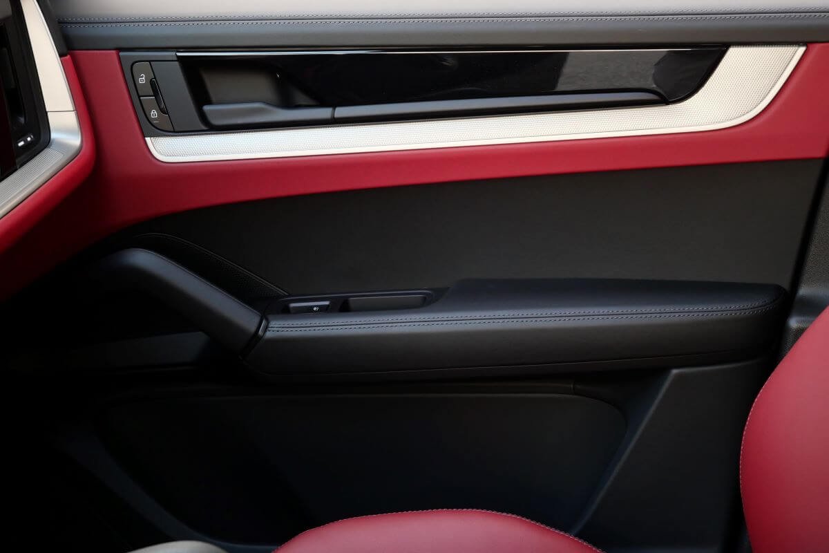 2025 Porsche Cayenne Coupe in LA For Rent