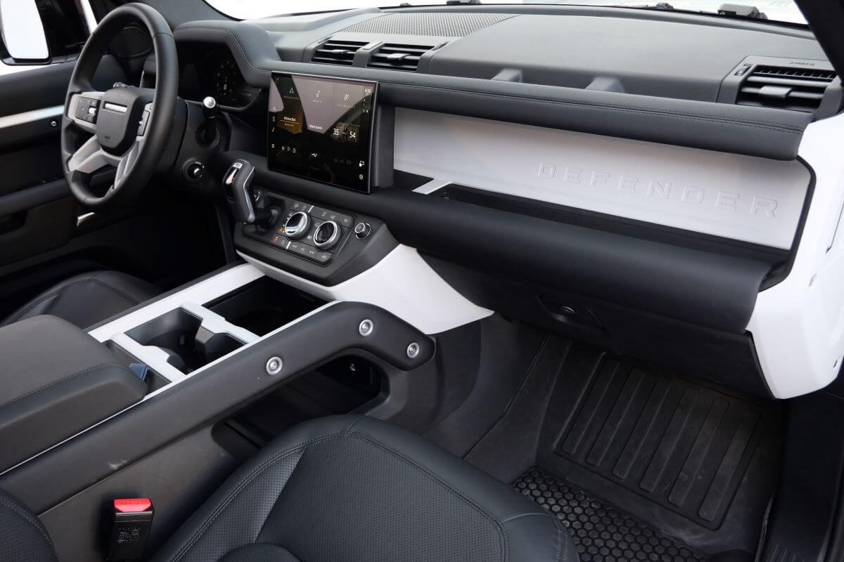 2025 Land Rover Defender Rental Los Angeles
