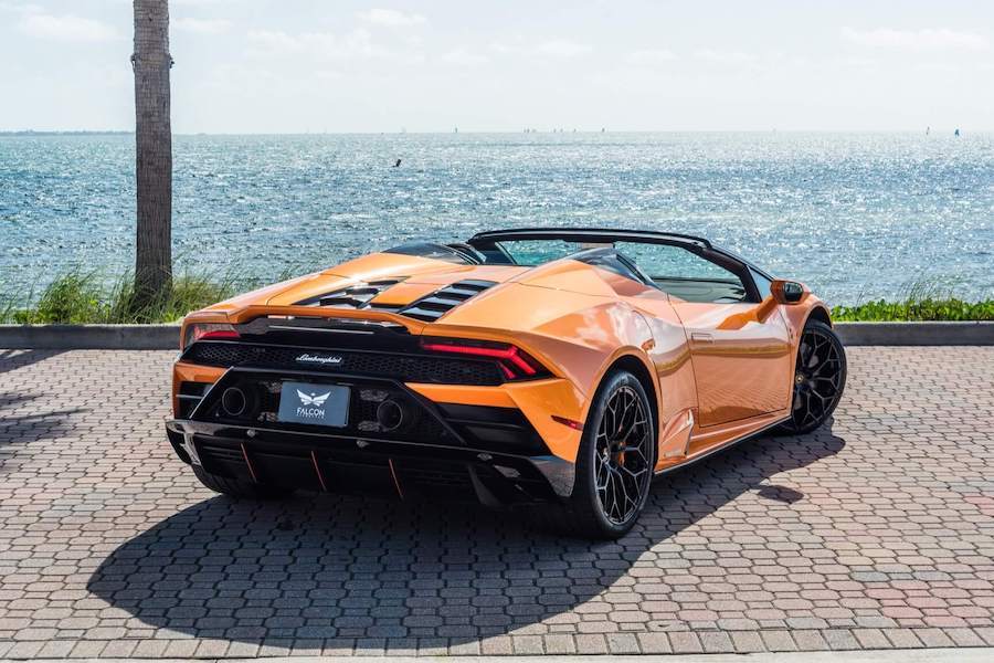 Rent Lamborghini Huracan