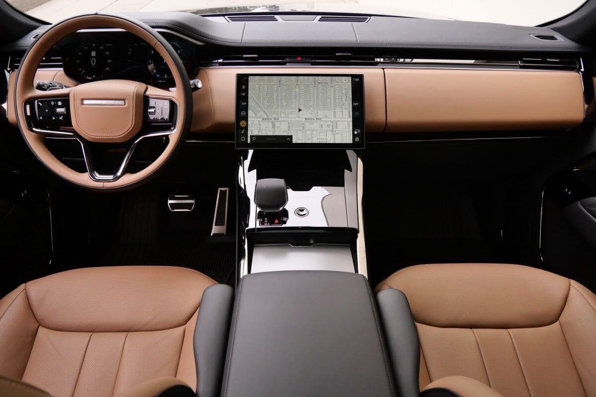 Range Rover Sport Dynamic 2025 in LA For Rent
