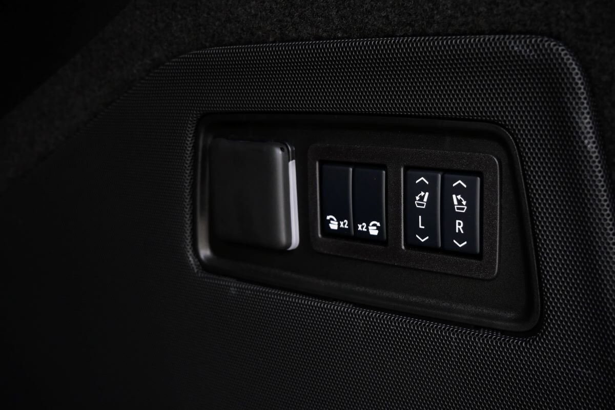 2025 Cadillac Escalade Platinum for rent in Los Angeles 2025 Cadillac Escalade Platinum for rent in Los Angeles