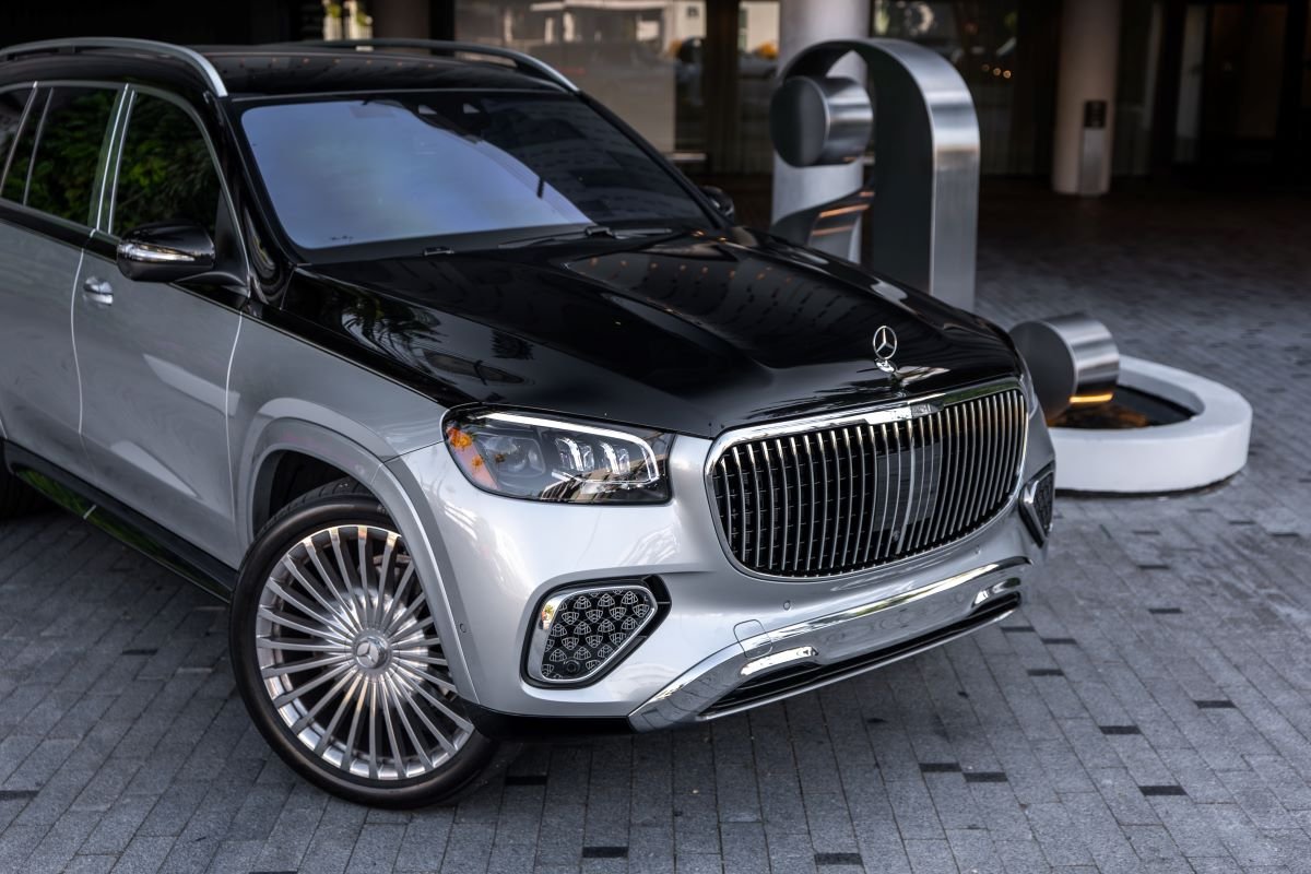 Mercedes GLS Maybach GLS 600 Rental in Los Angeles