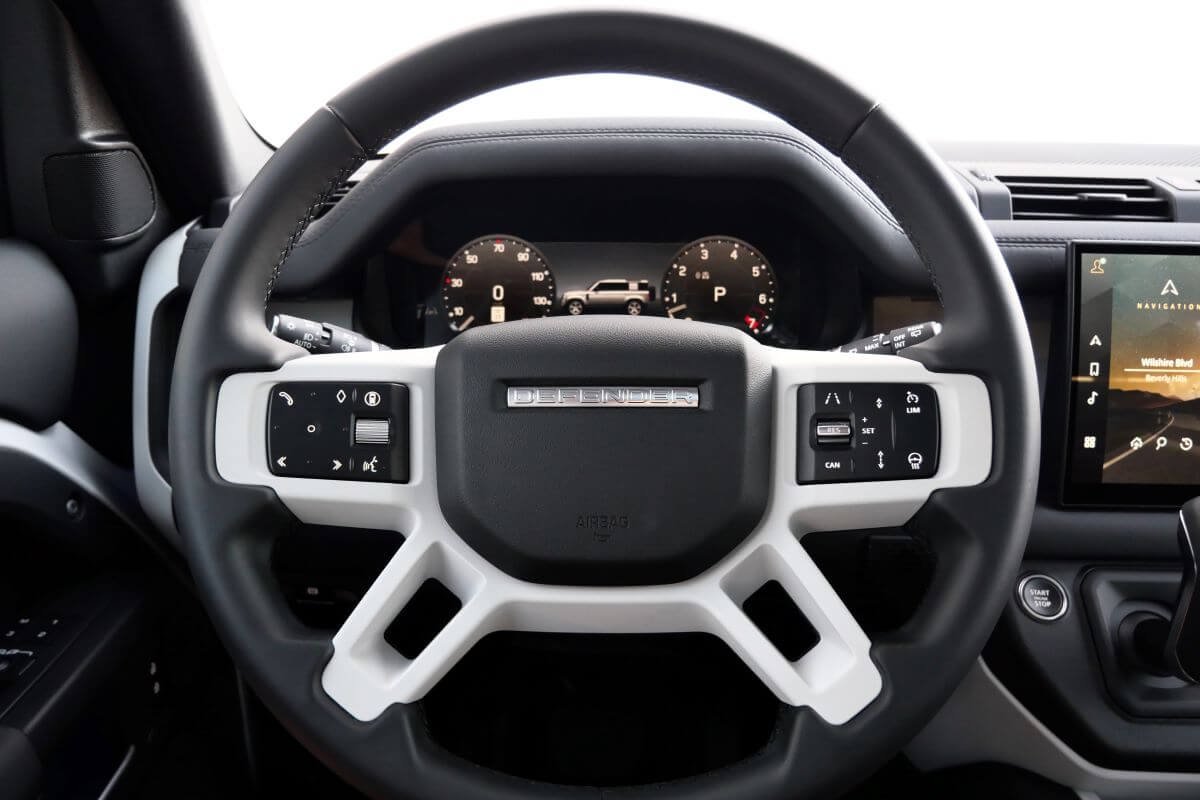 Rent a Range Rover Defender 2025 in LA