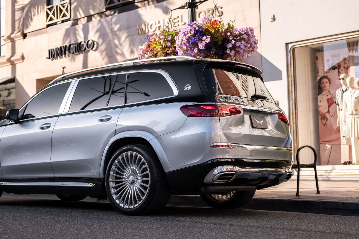 Mercedes GLS Maybach GLS 600 Rental in Los Angeles