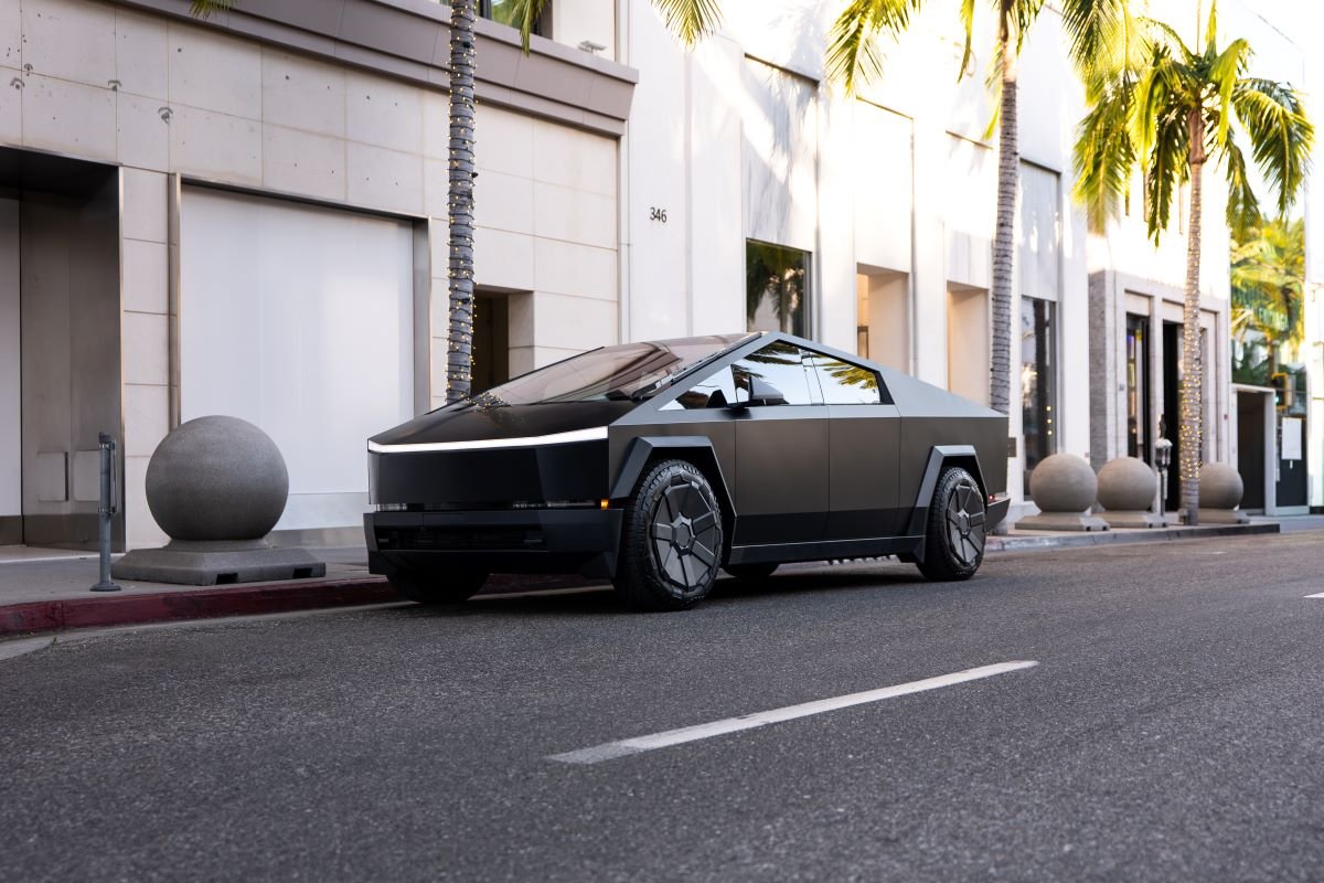Tesla Cybertruck FSD 2026 Rental Los Angeles