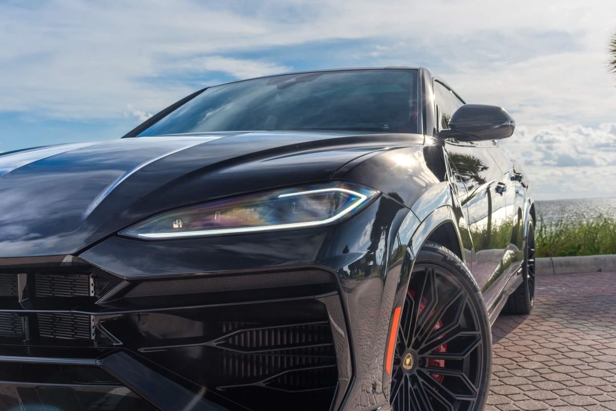 Lamborghini Urus SE rental in miami