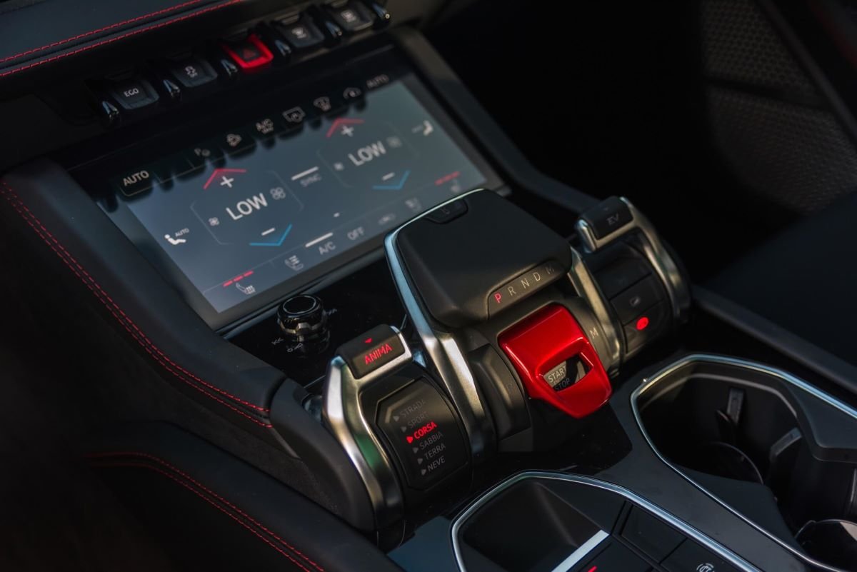 Lamborghini Urus SE rental in miami