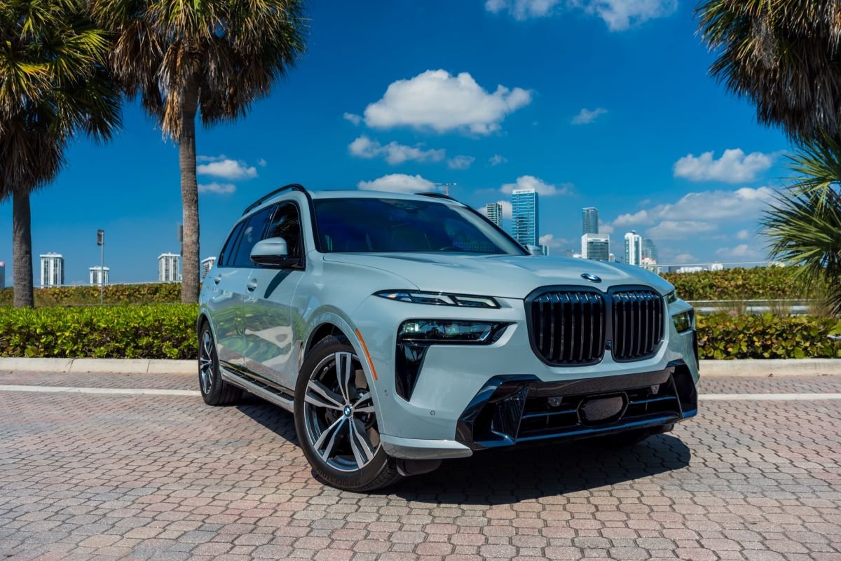 BMW X7 rental in Miami