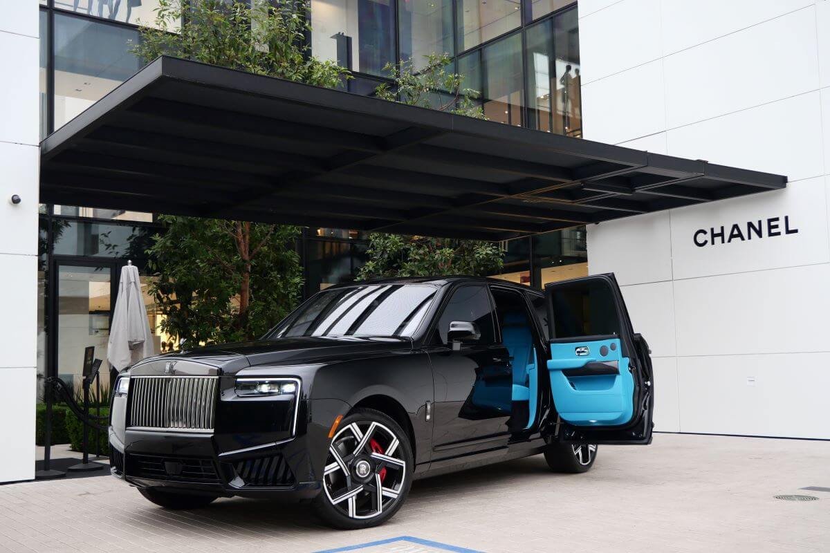 2025 Rolls-Royce Cullinan Black Badge in LA For Rent
