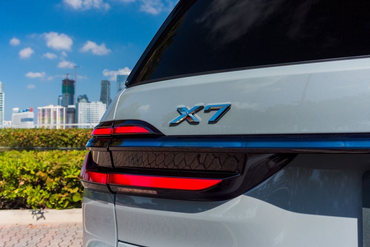 BMW X7 rental in Miami