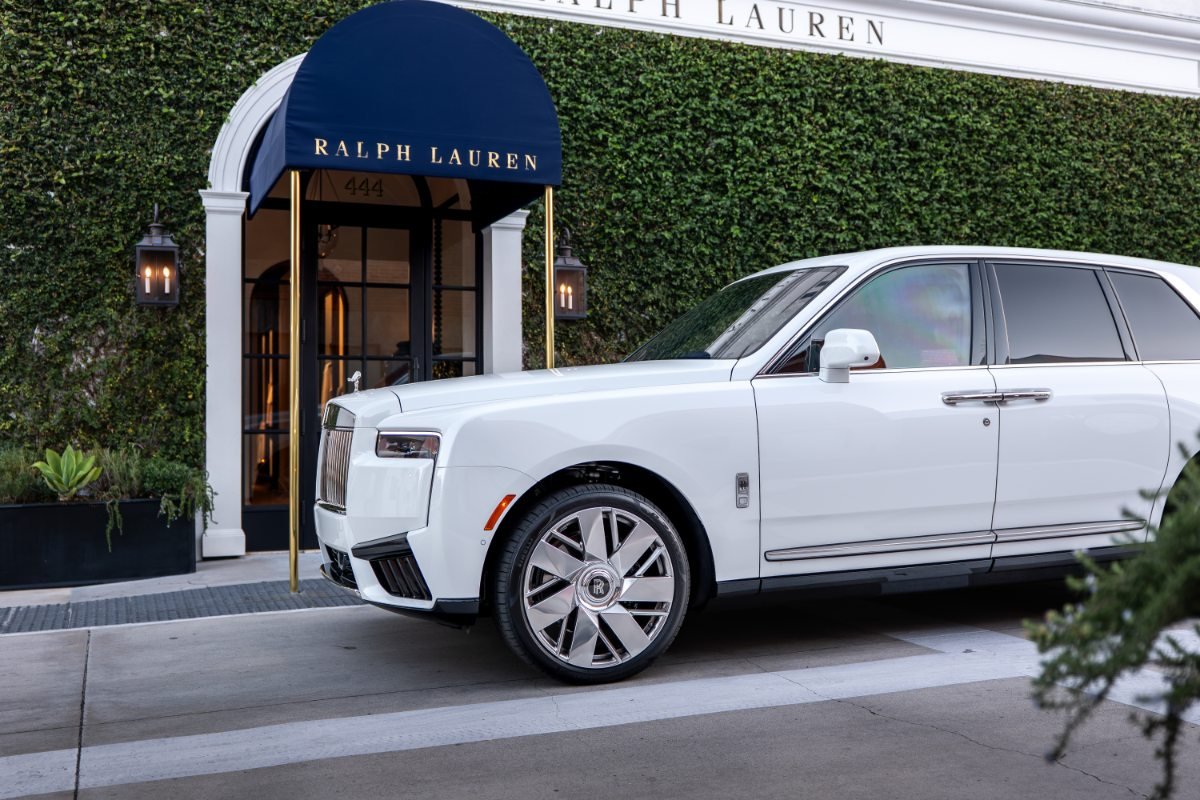 Rolls Royce Cullinan rental in Los Angeles