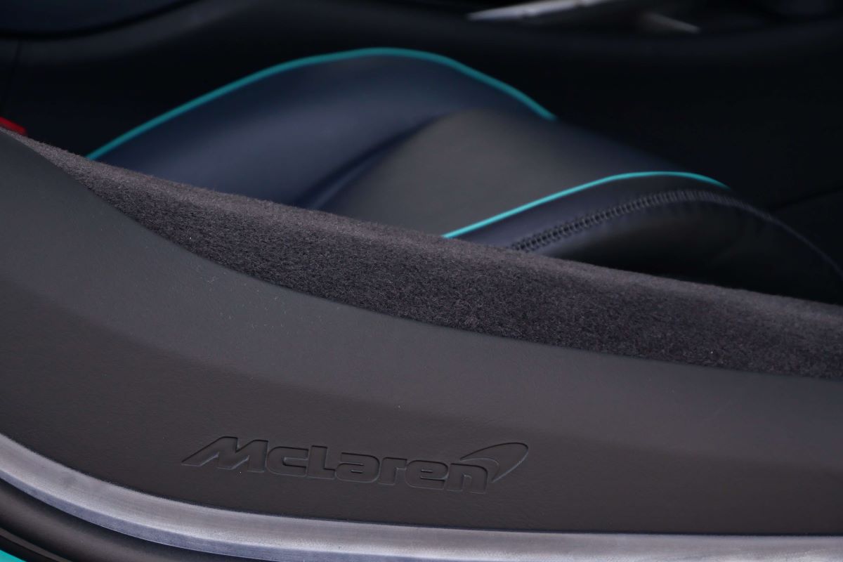 Rent a McLaren Artura in Los Angeles