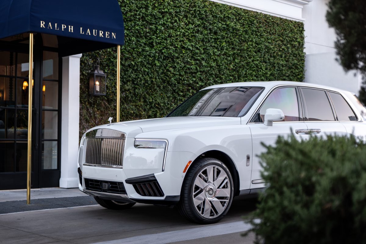 Rolls Royce Cullinan rental in Los Angeles