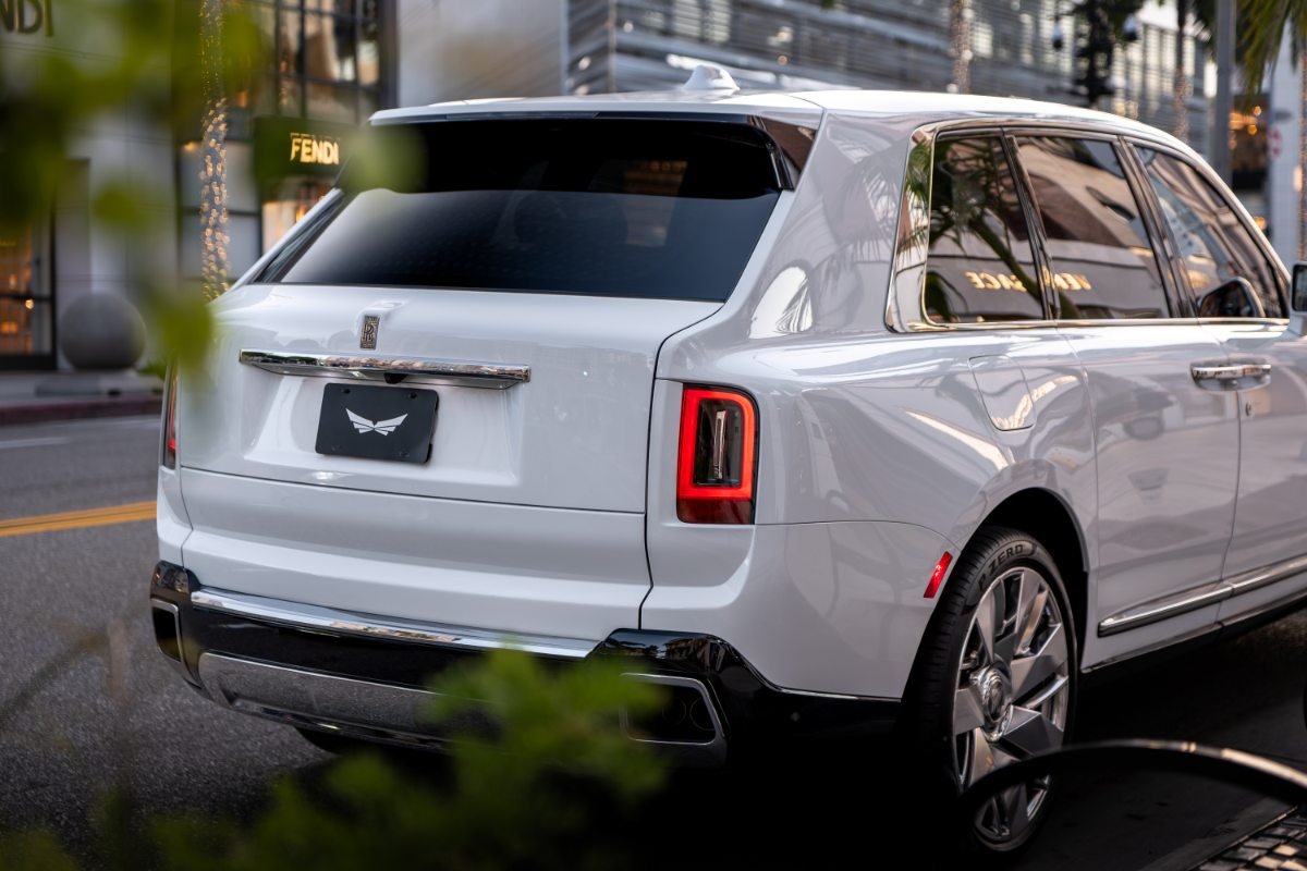 Rolls Royce Cullinan rental in Los Angeles
